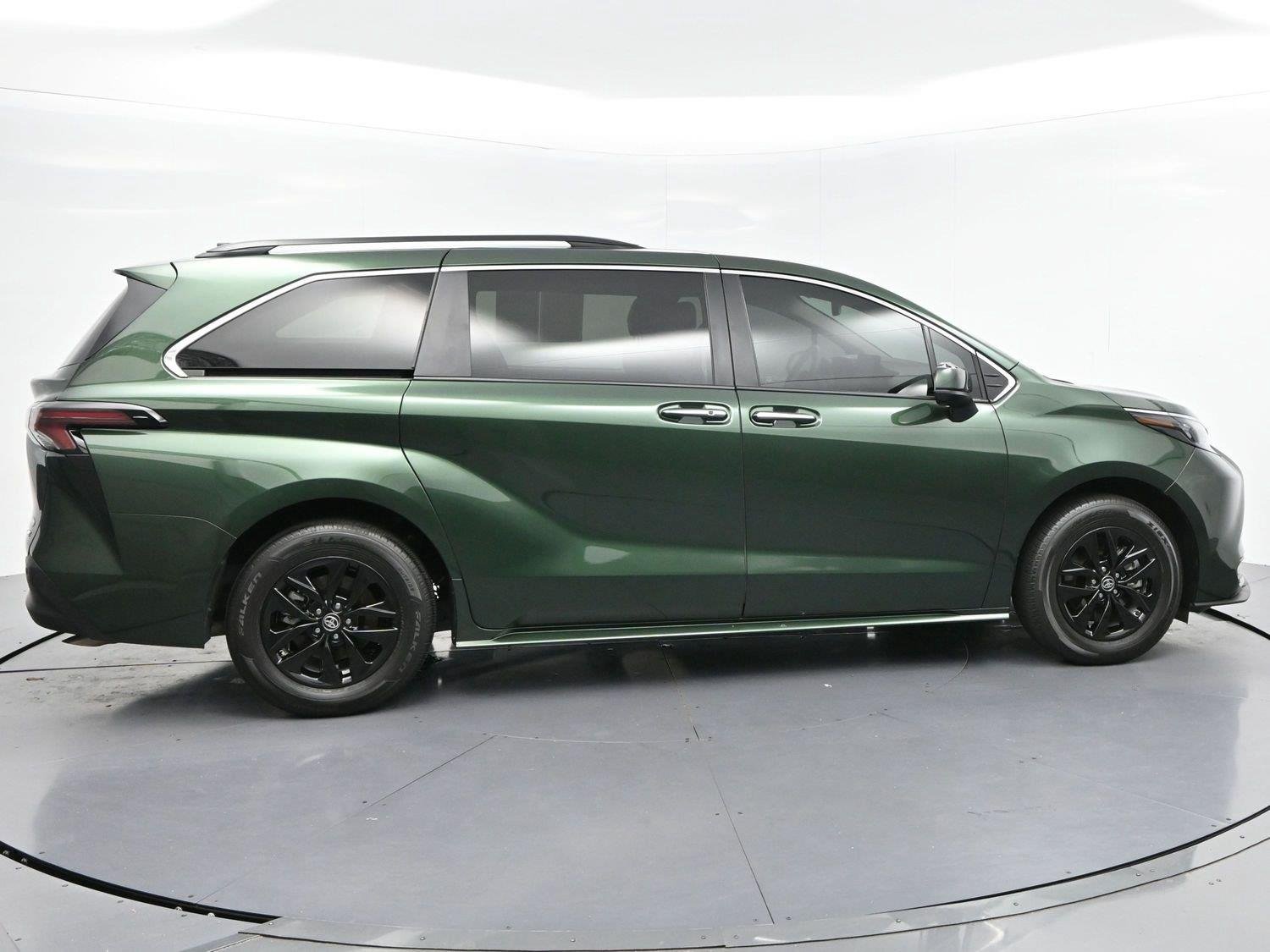 Used 2025 Cypress Toyota XLE 8-Passenger image 7