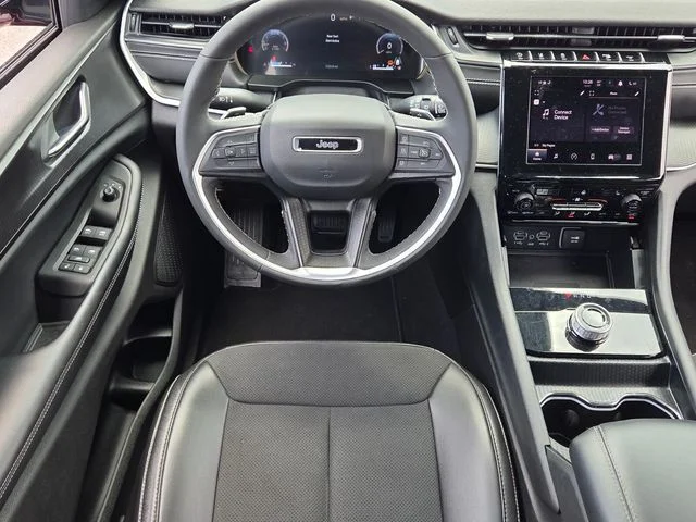 Used 2025 Red Jeep Altitude image 13