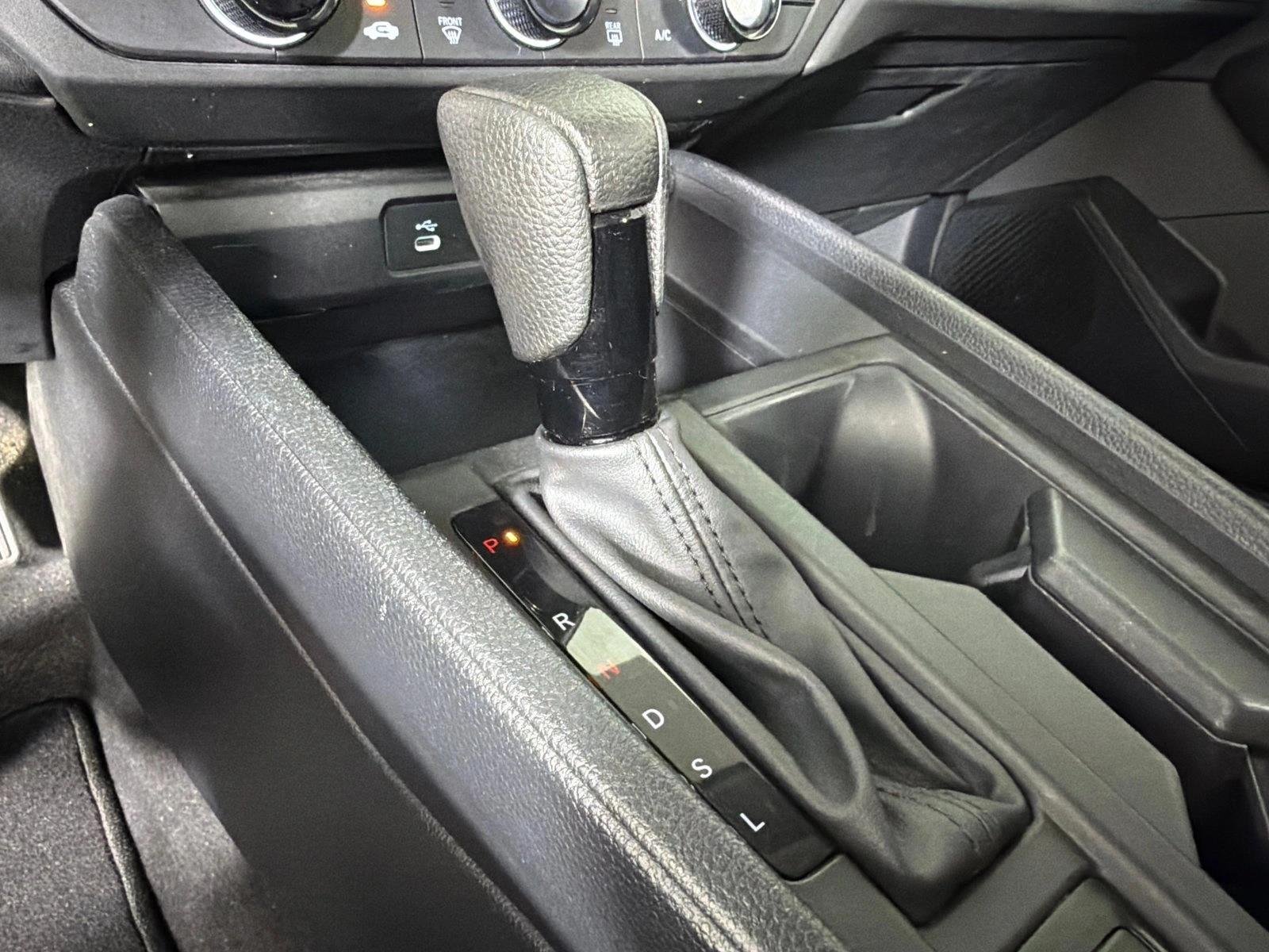Used 2023 White Honda LX image 30