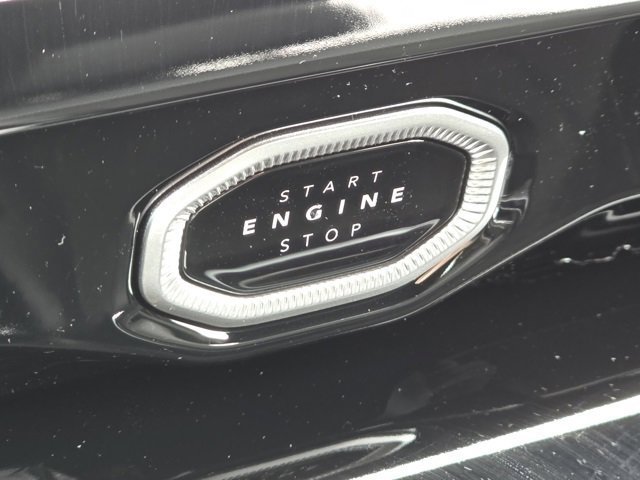 New 2026 Silver Zynith Exterior Paint Jeep Altitude image 17