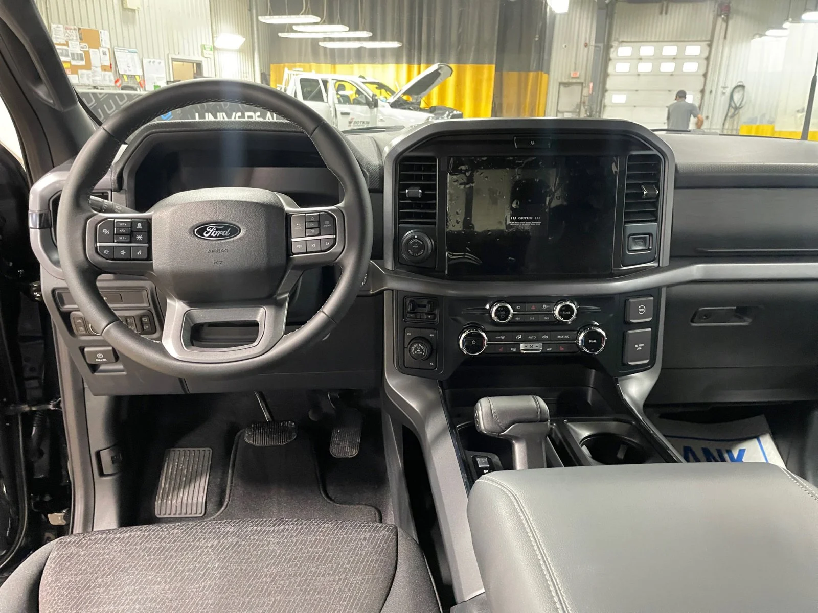 New 2026 Agate Black Metallic Ford XLT image 17