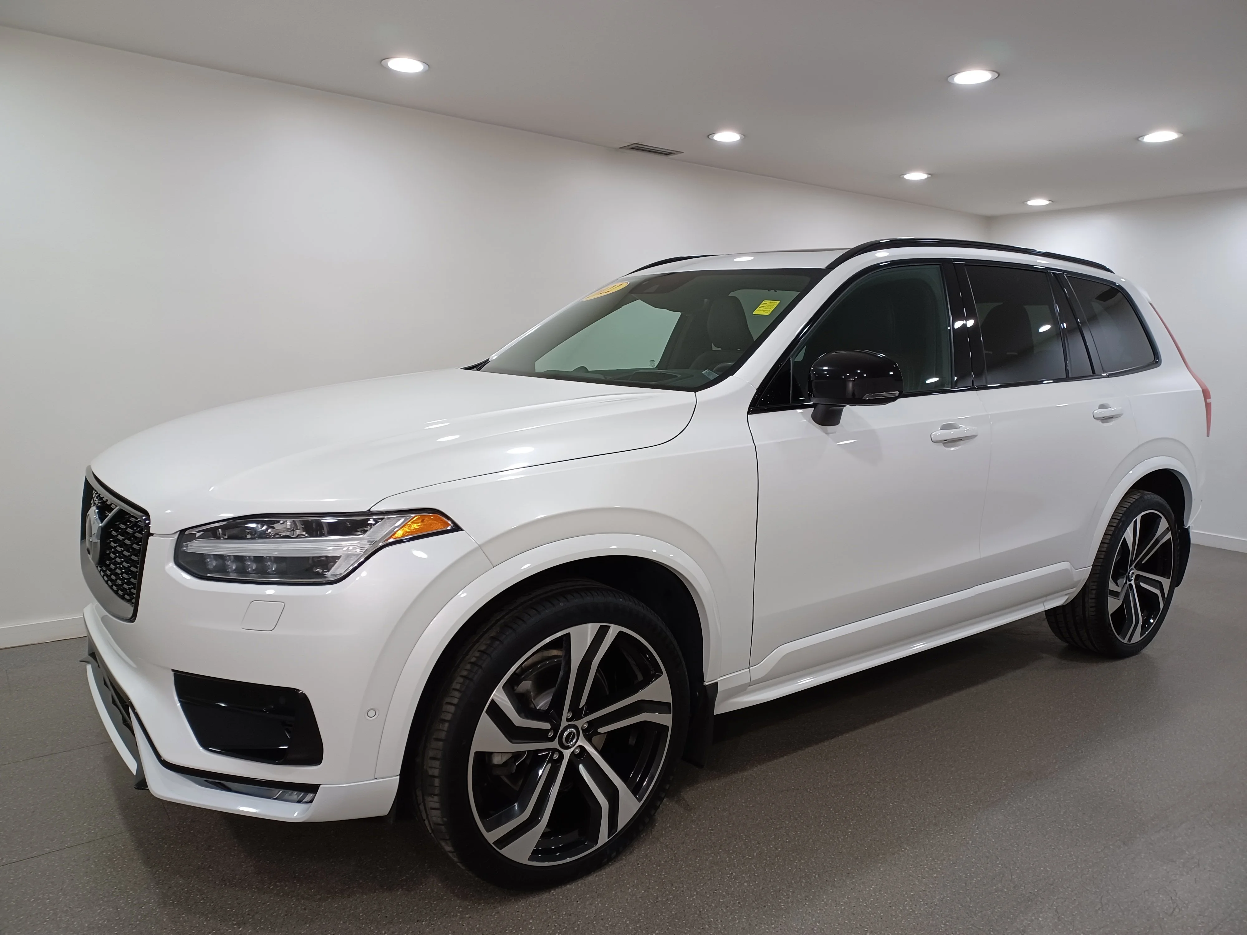 Certified Used 2022 Ice White Volvo T6 R-Design* 7 Pass | Adaptive Cruise | Heads Up Dsp | Nav | 360 Cam | Pano Roof | Htd Wheel image 2