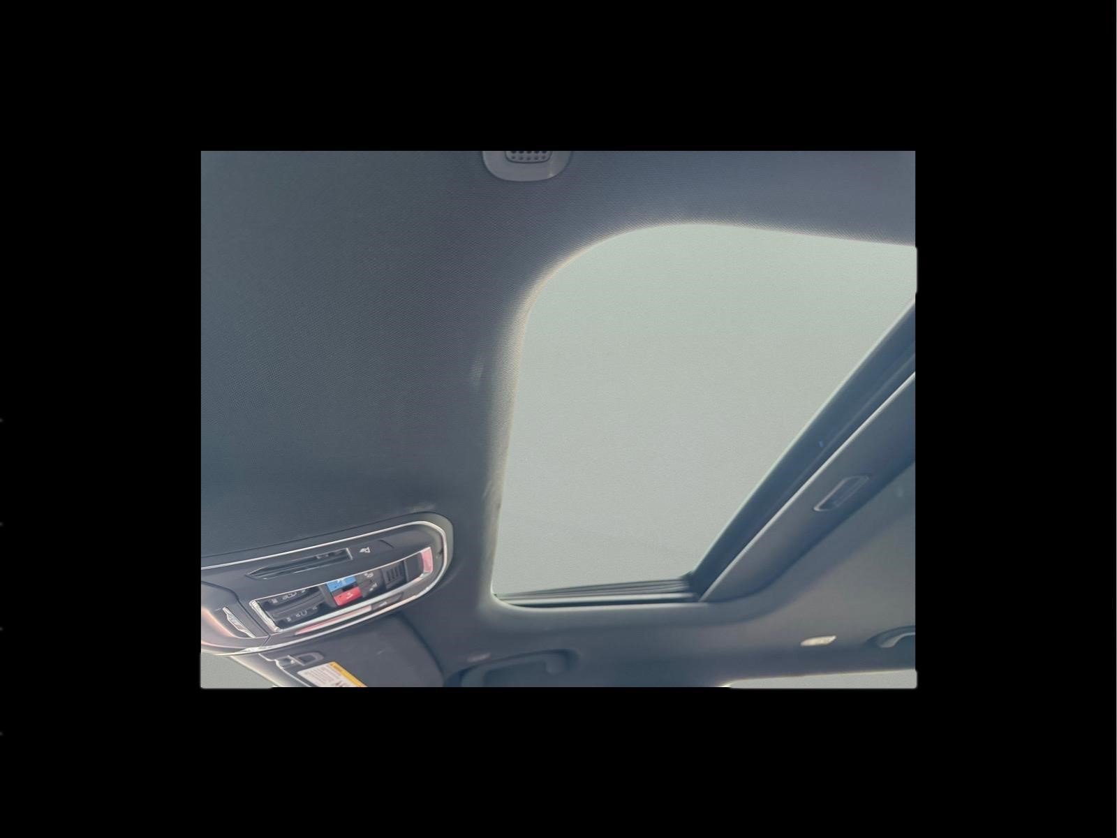 Used 2025 Diamond Black Crystal Pearlcoat Jeep Laredo X image 8