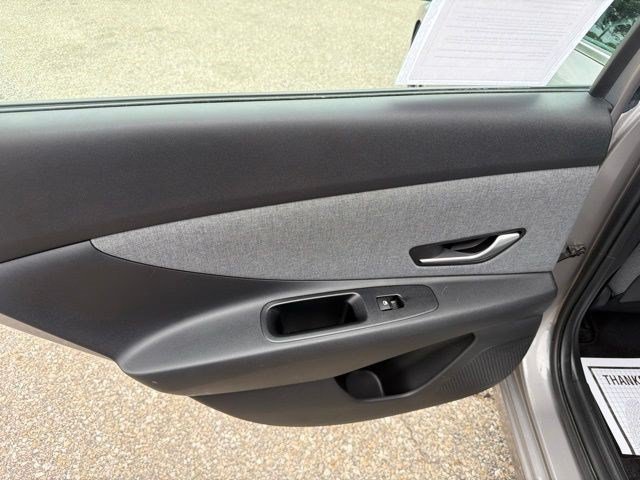 Used 2023 Fluid Metal Hyundai Limited image 14