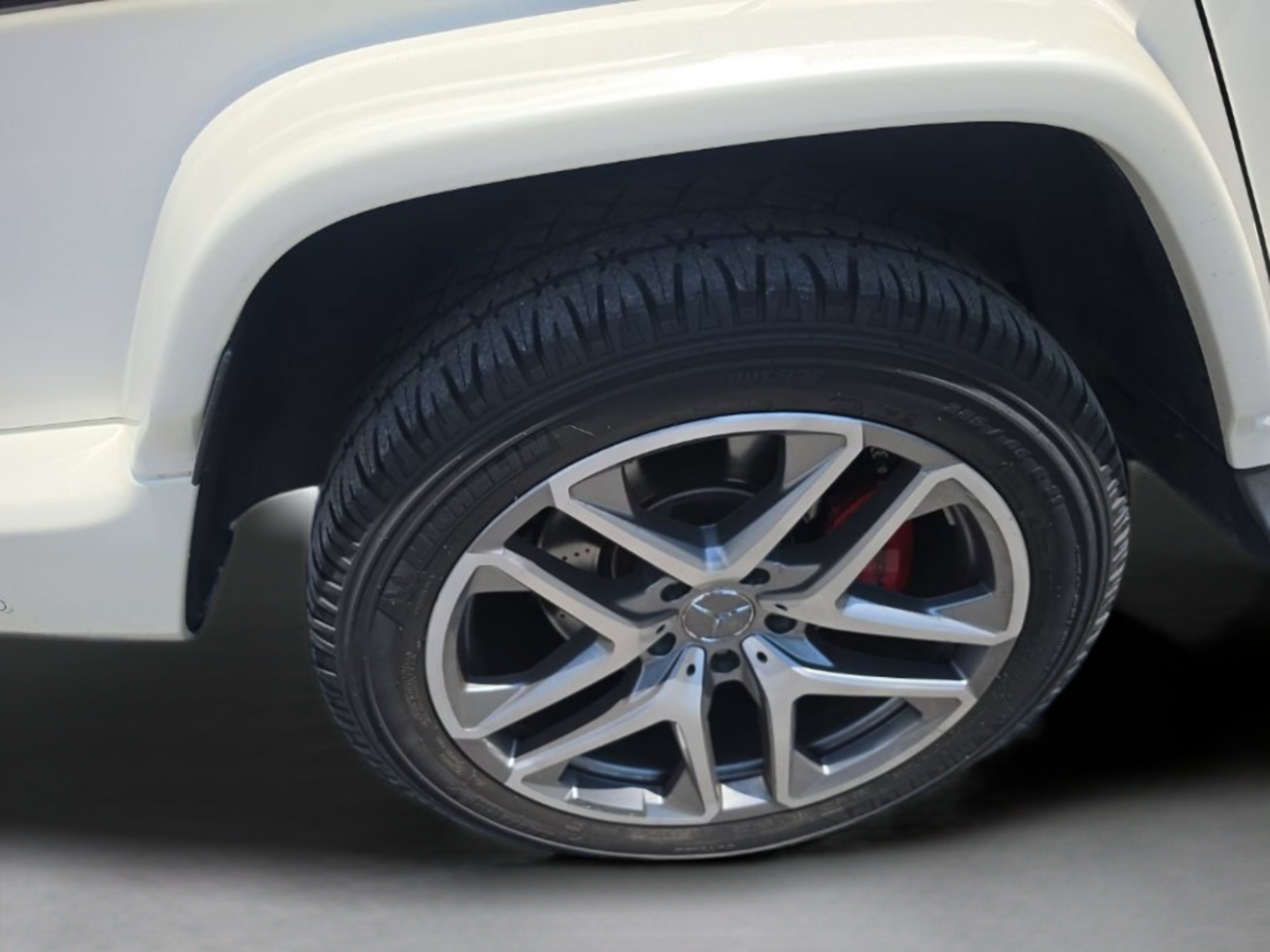 Used 2020 designo Diamond White Metallic Mercedes-Benz G 63 AMG® image 14