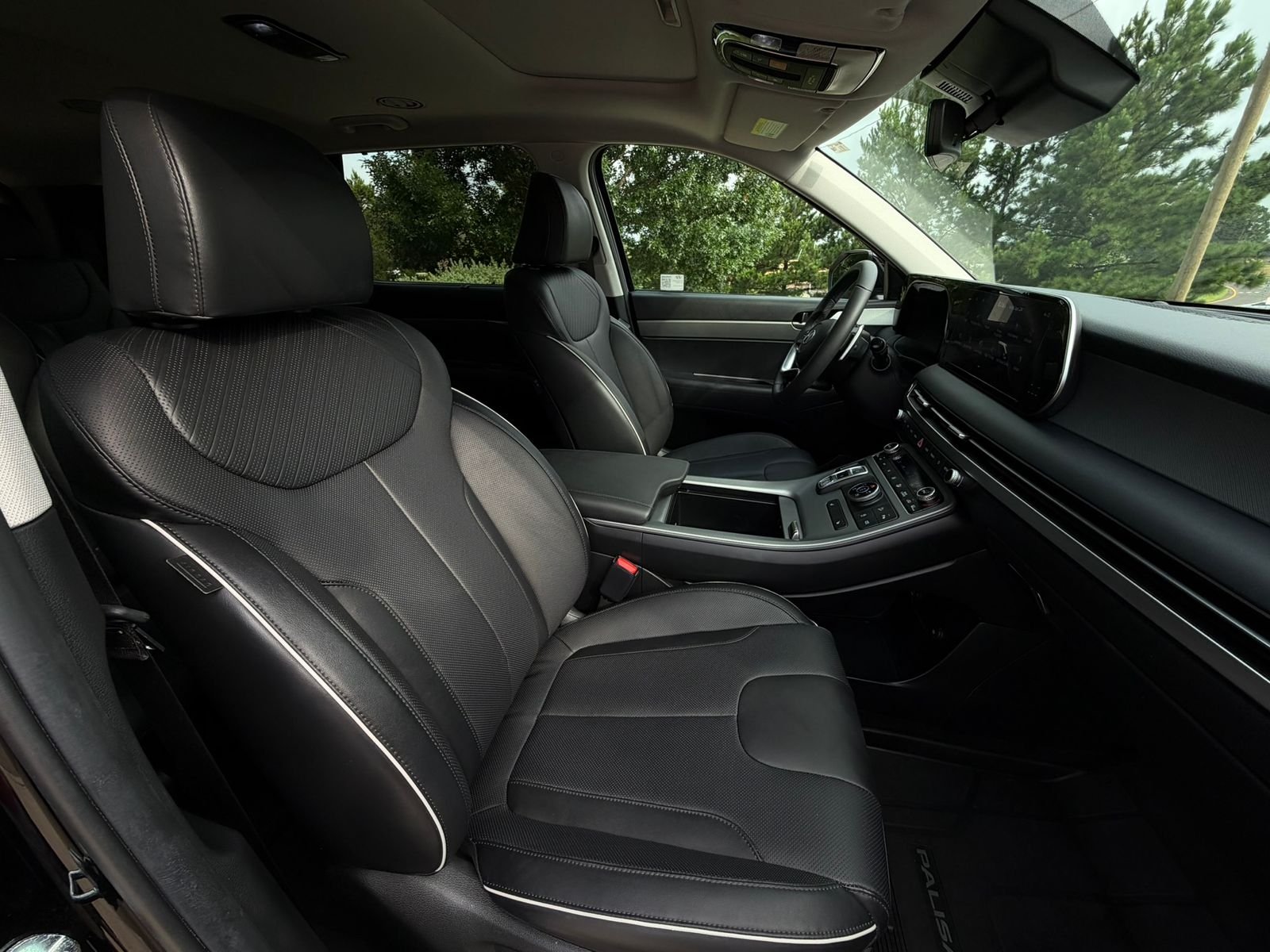 Used 2025 Abyss Black Pearl Hyundai XRT image 13