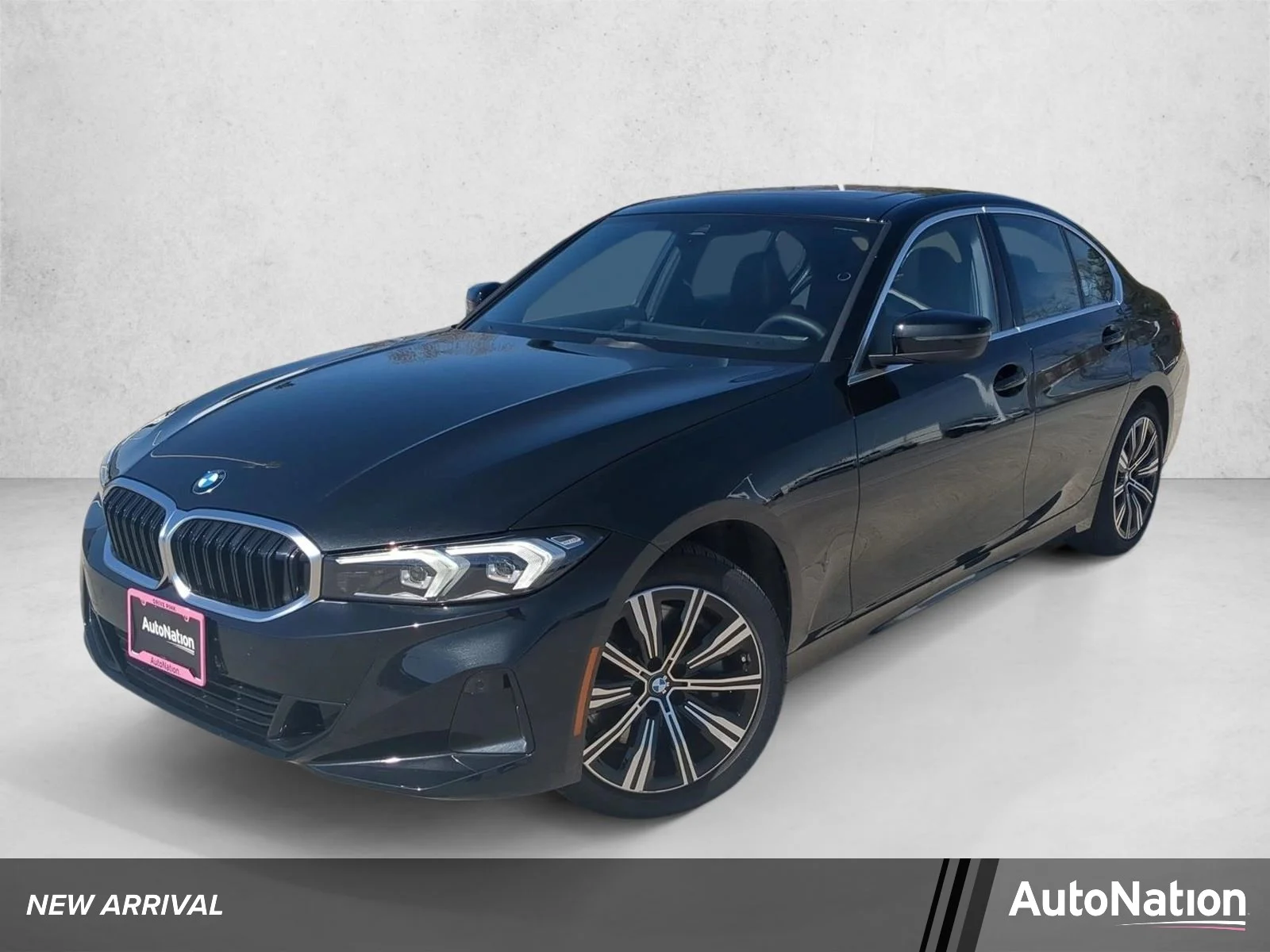 2025 BMW 3 Series 330i xDrive Sedan's photo