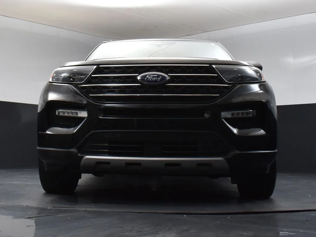 Used 2023 Black Ford XLT image 9