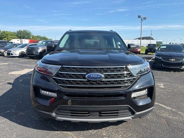 Used 2023 Black Ford XLT image 2