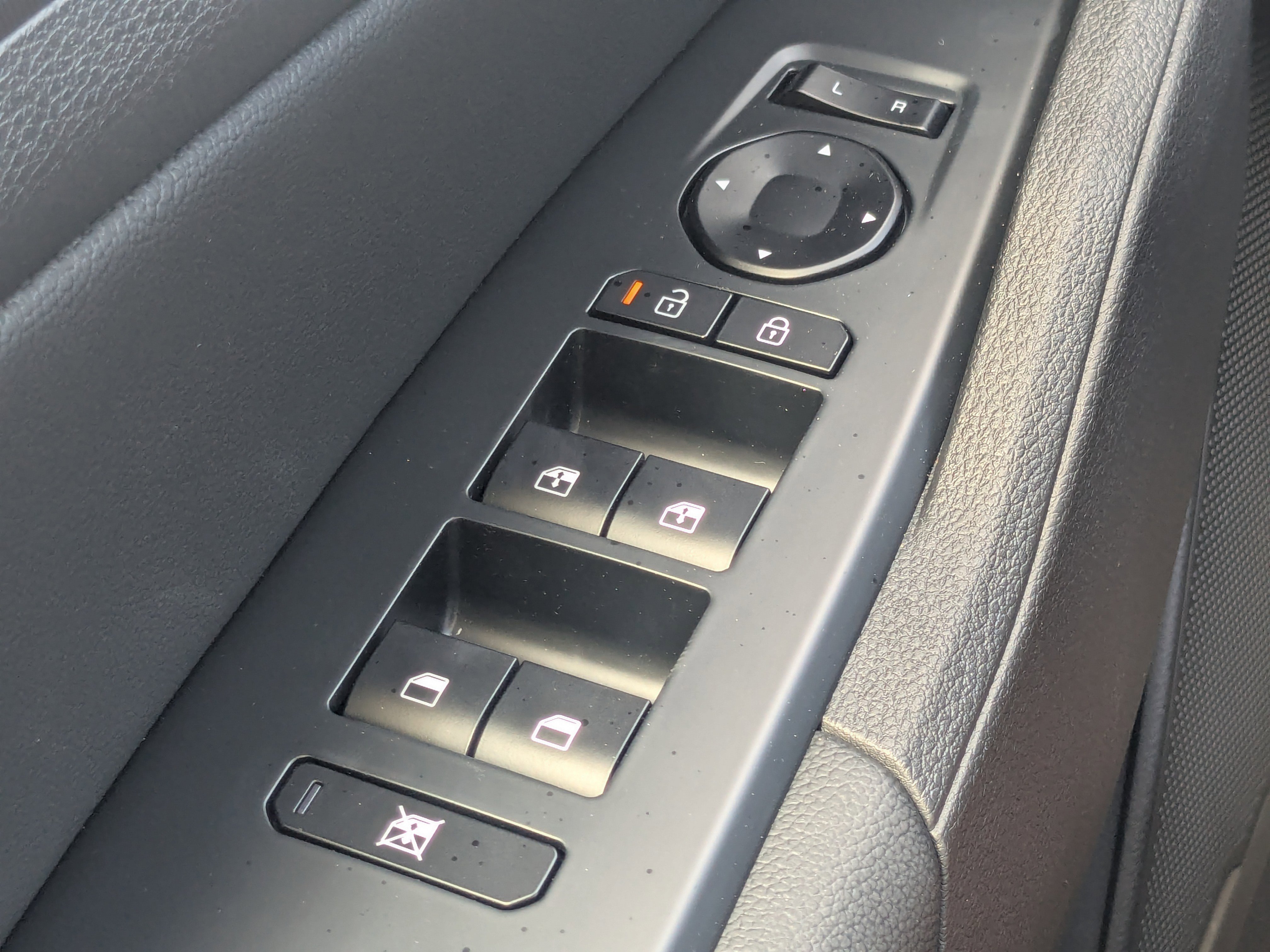 New 2026 Fusion Black Kia EX image 31