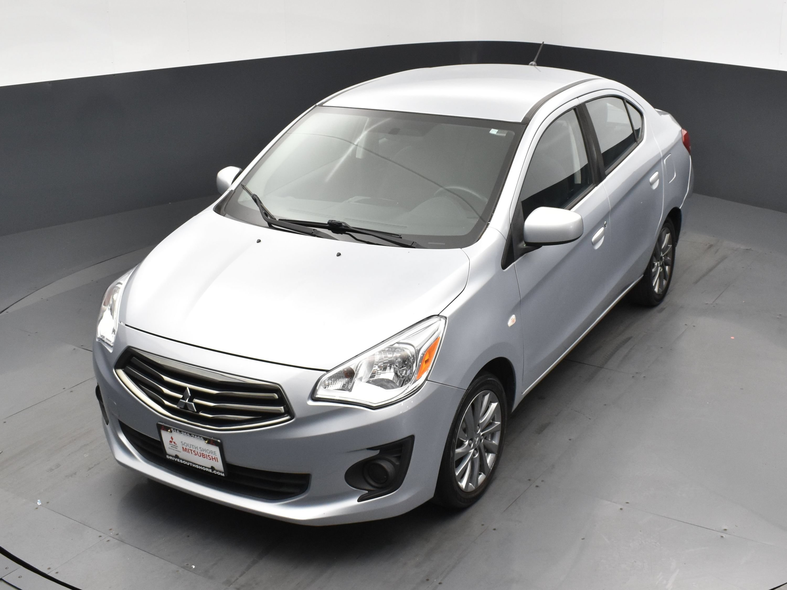 Used 2018  Mitsubishi ES image 17