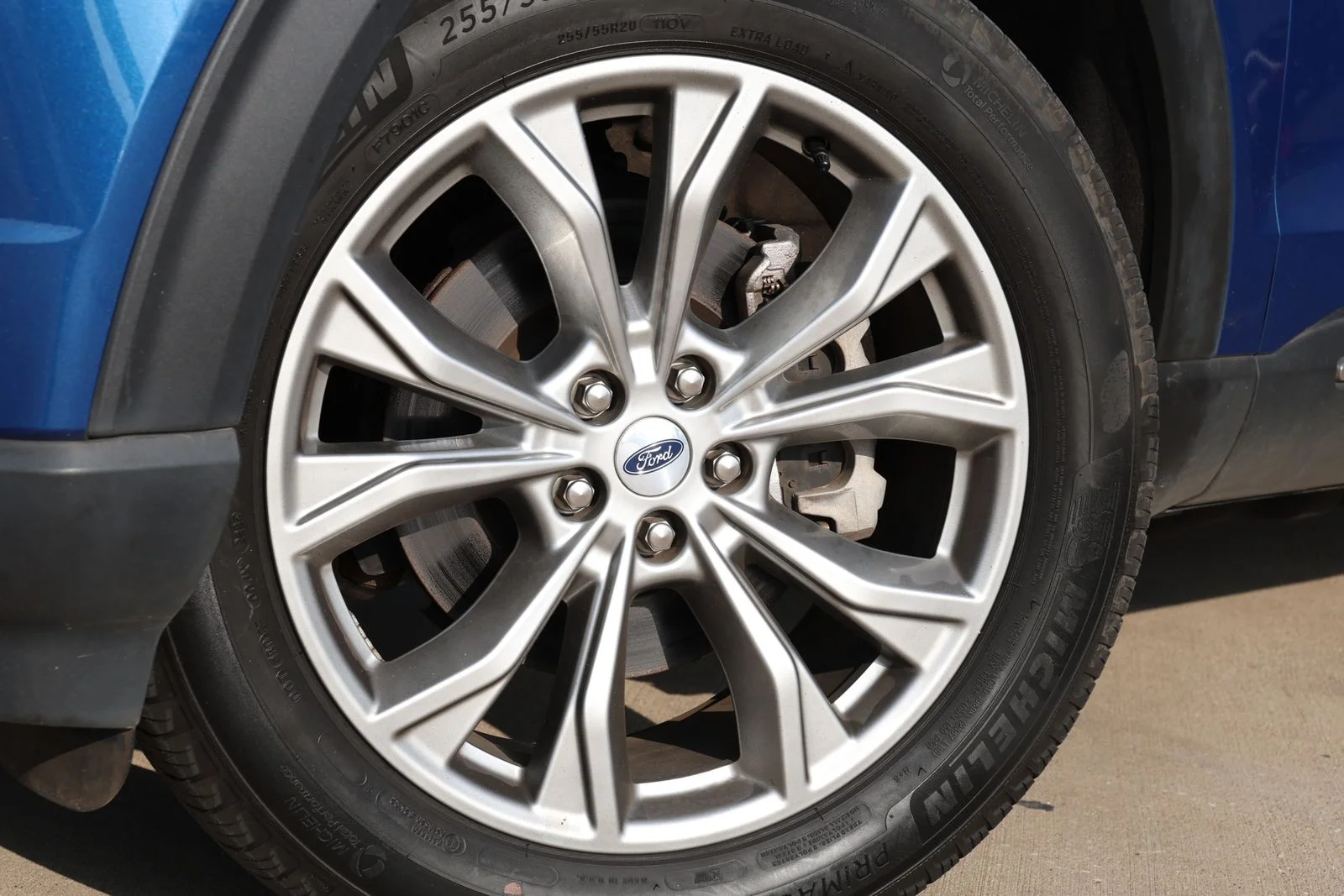 Used 2023 Blue Ford Limited image 12