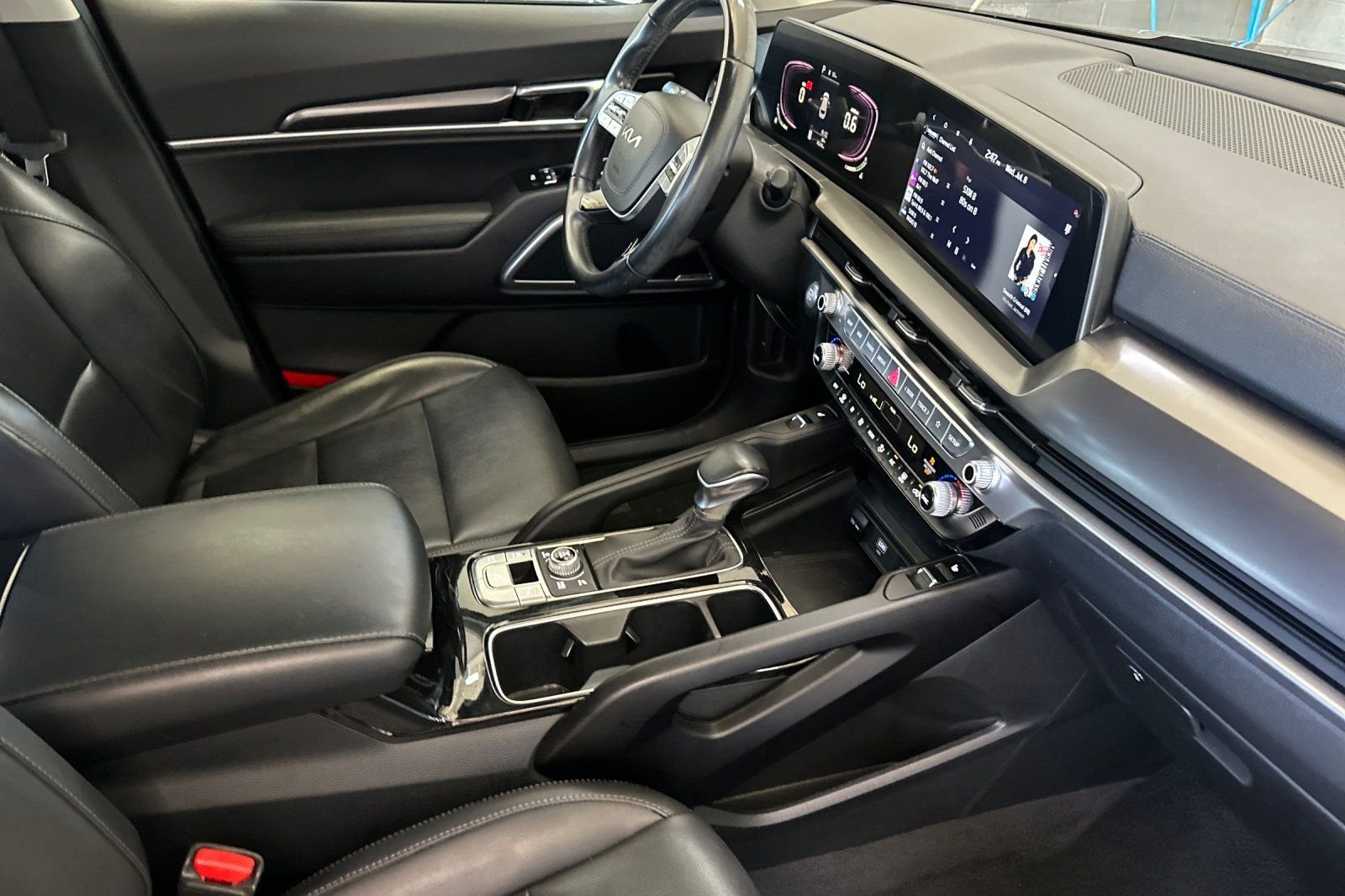 Used 2024 Green Kia S image 18