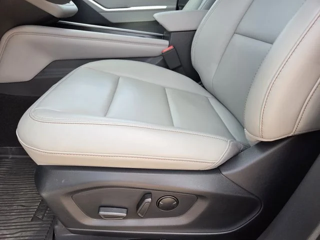 New 2026 Star White Metallic Tri-Coat Ford Active image 39