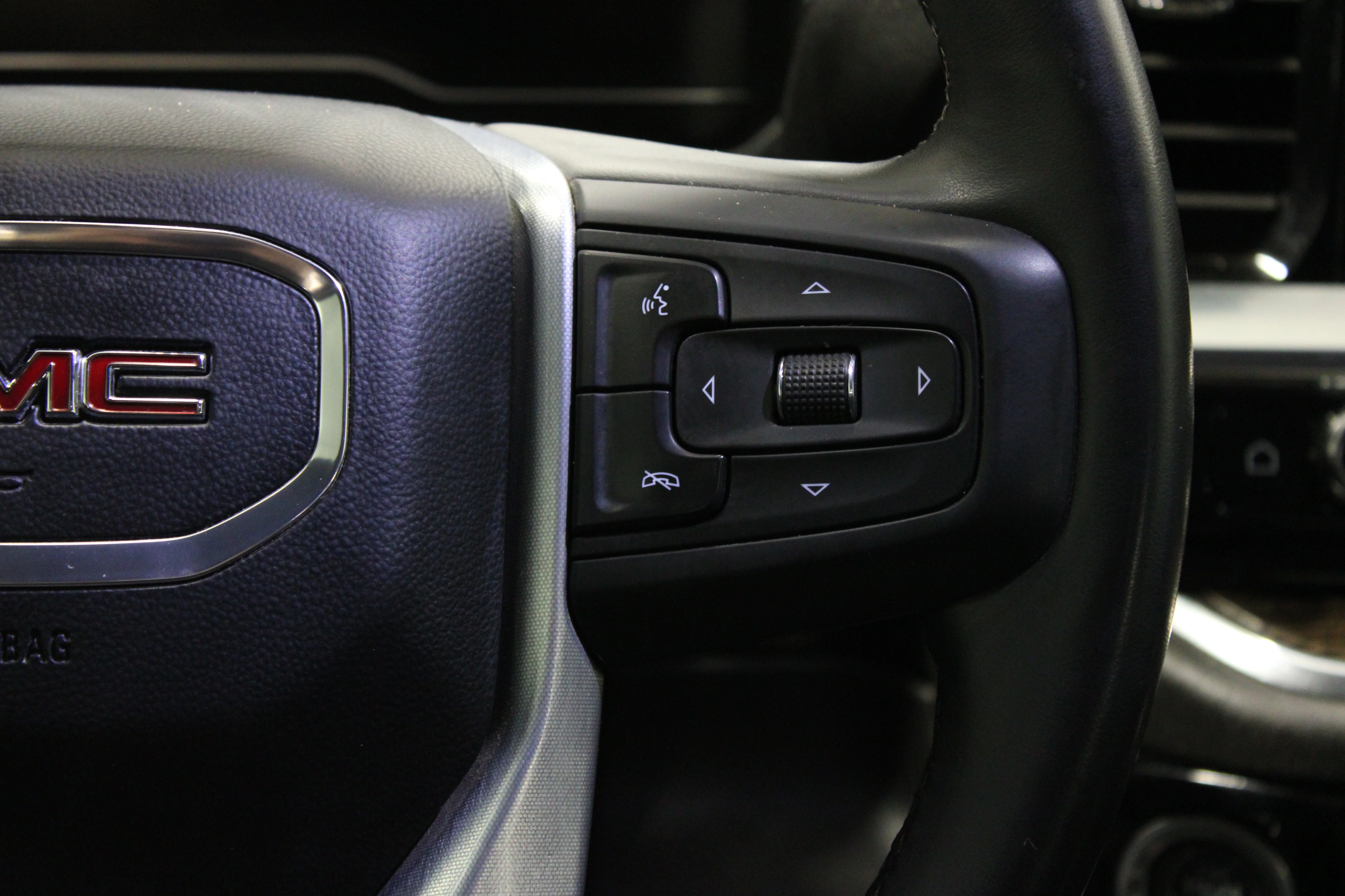 Used 2023 Summit White GMC SLE image 24