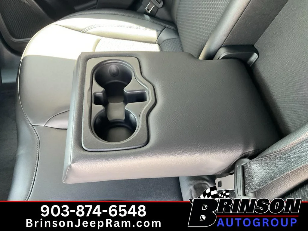 New 2026 Sting-Gray Clearcoat Jeep Latitude Altitude image 8