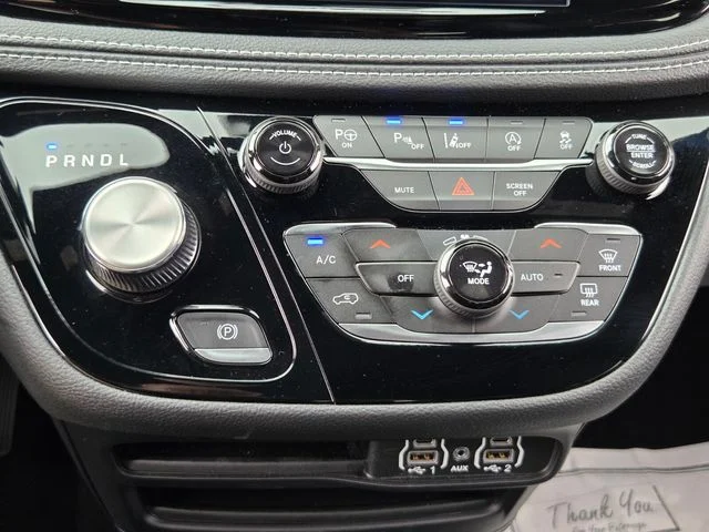 Used 2025 Black Chrysler Select image 18