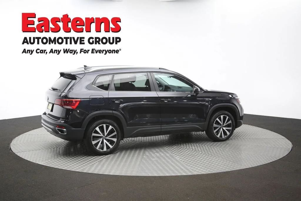 Used 2022 Black Volkswagen 1.5T SE image 39