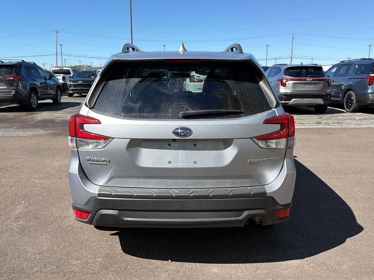 Used 2023 Ice Silver Metallic Subaru Premium image 9