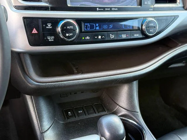 Certified Used 2019 OOH LA LA ROUGE MICA Toyota XLE image 23