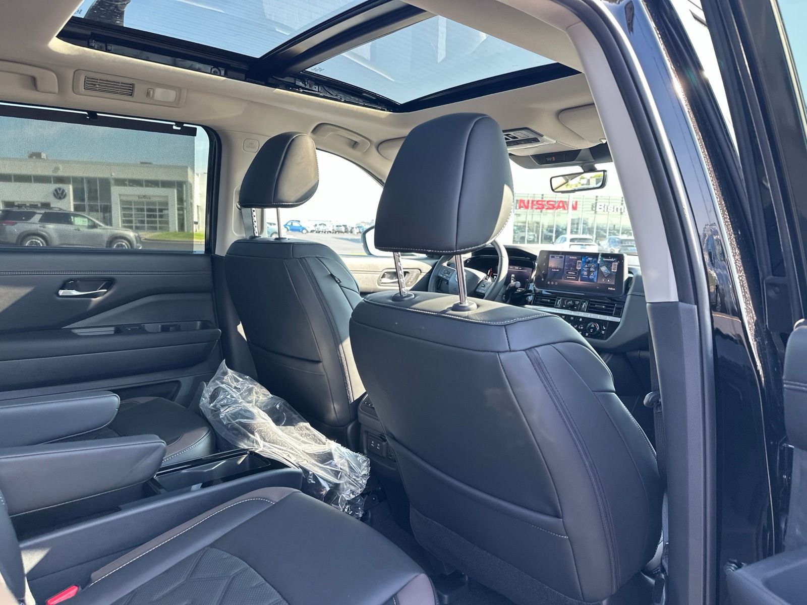 New 2026 Black Nissan Platinum image 29
