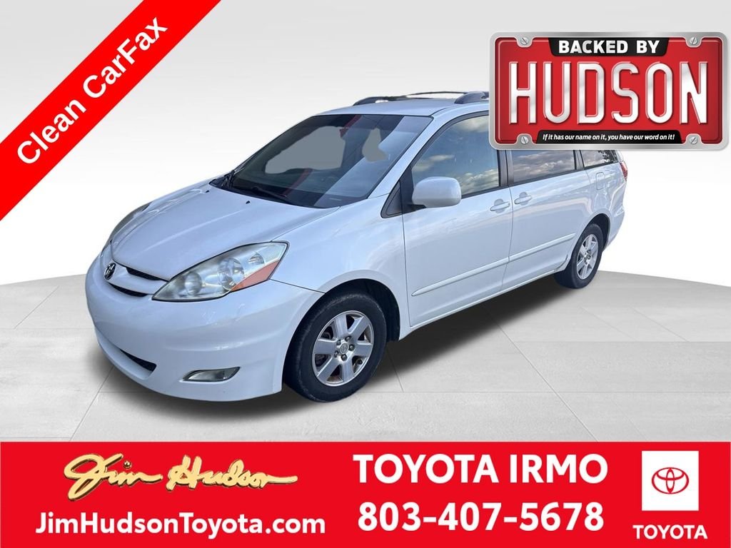 Used 2009 White Toyota XLE image 1