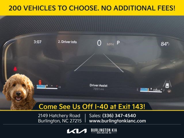 Used 2025 Diamond Black Crystal Pearlcoat Jeep Base image 13