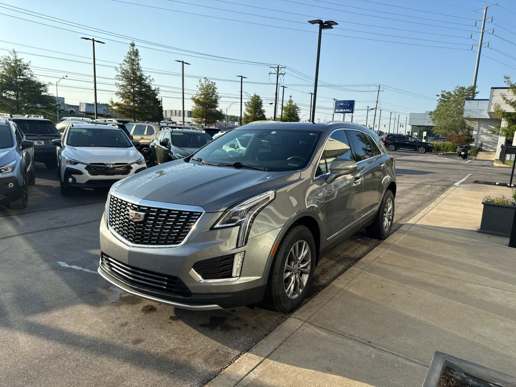 Used 2020 SATIN STEEL METALLIC Cadillac Premium Luxury FWD image 7