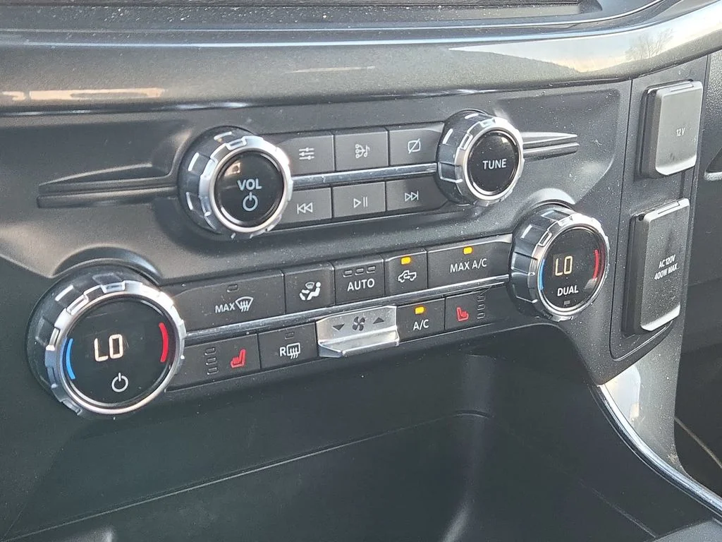 Used 2021 Black Ford  image 33