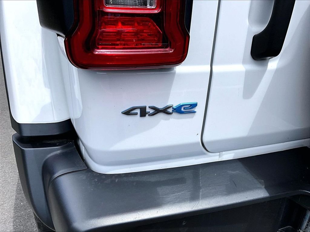 Used 2023 White Jeep Rubicon 4xe image 25