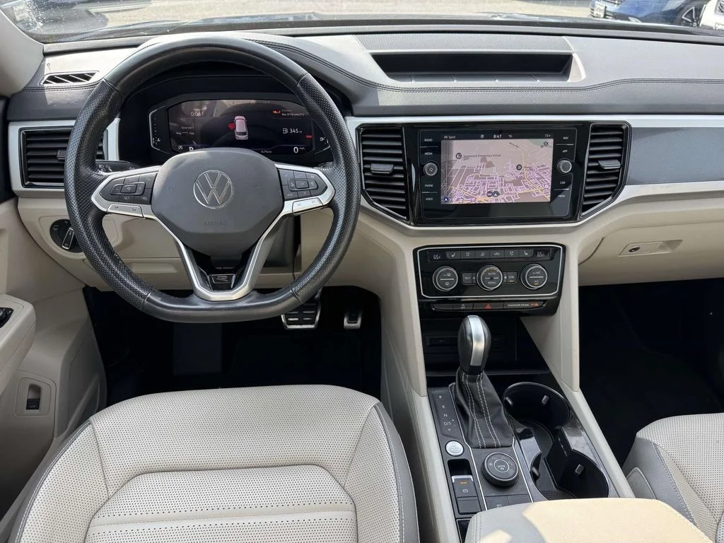 Used 2022 Blue Volkswagen 3.6L V6 SEL Premium R-Line image 17