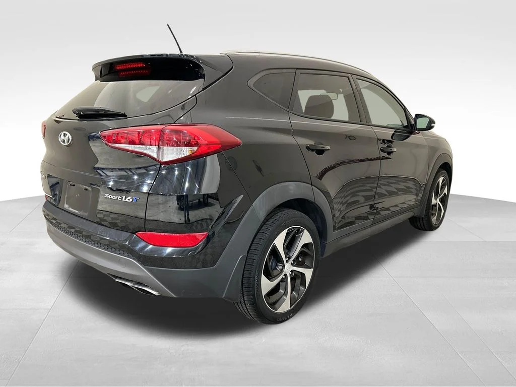 Used 2016 Black Hyundai Sport image 5