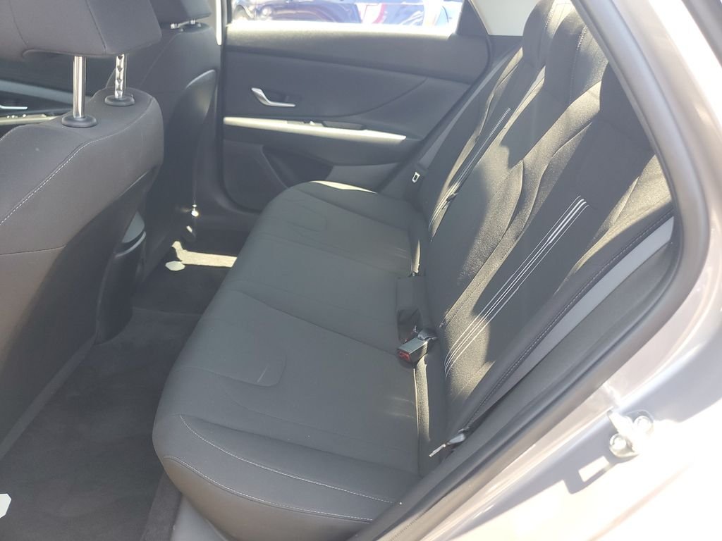 Used 2021 Fluid Metal Hyundai SEL image 12