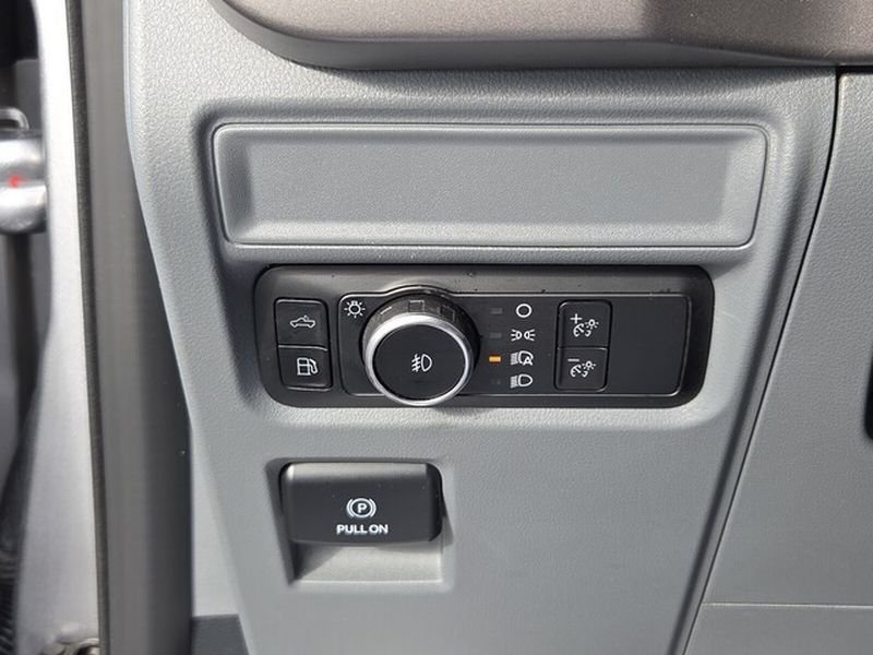 Used 2024 Iconic Silver Metallic Ford XLT image 28