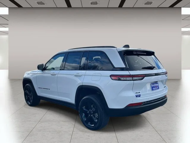 New 2025 Bright White Clear-Coat Exterior Paint Jeep Limited image 6