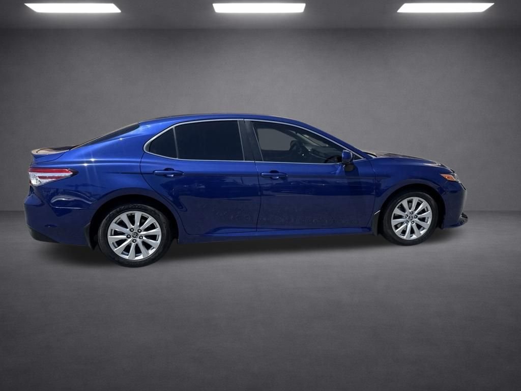 Used 2018 Blue Toyota LE image 17