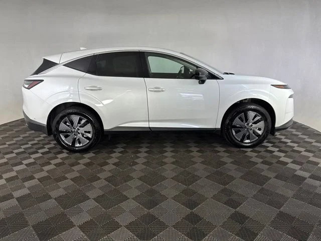 Used 2025 White Nissan SL image 4