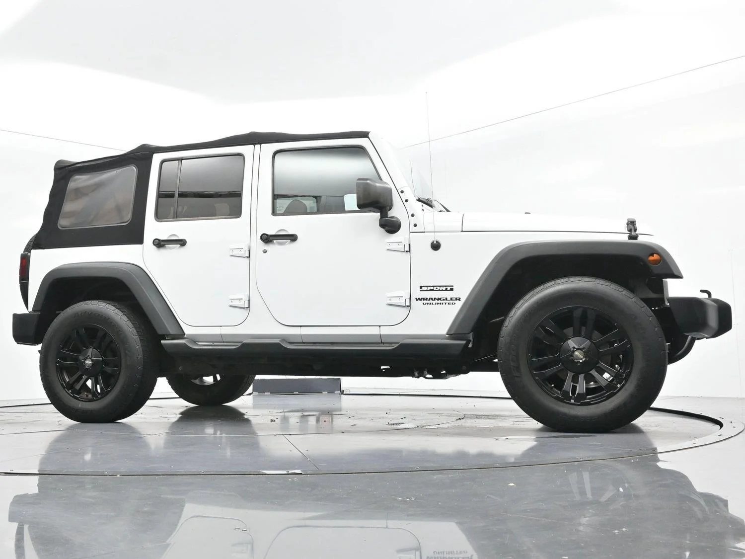 Used 2015 Bright White Clearcoat Jeep Sport image 41