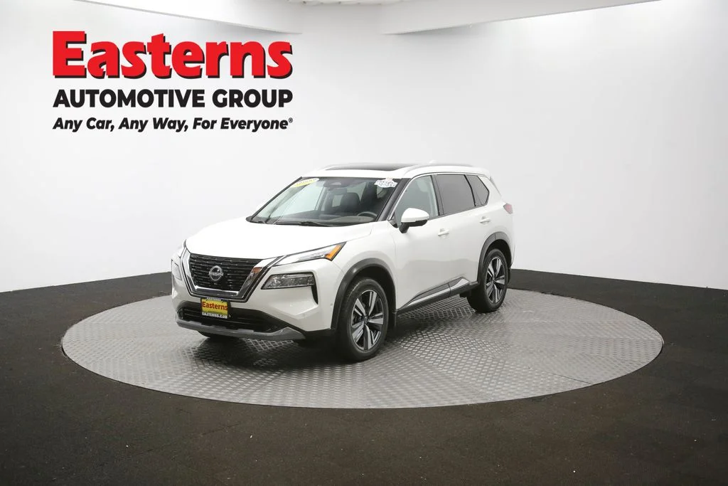 Used 2022 White Nissan SL image 56