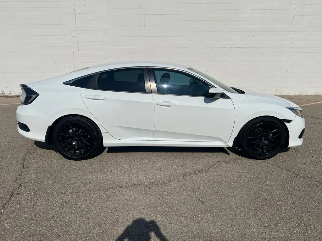 Used 2018 Taffeta White Honda LX image 7