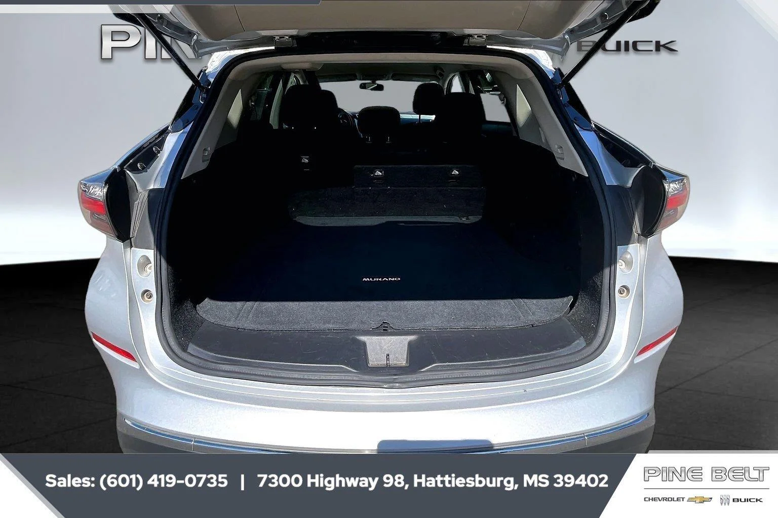 Used 2019 Brilliant Silver Metallic Nissan S image 21
