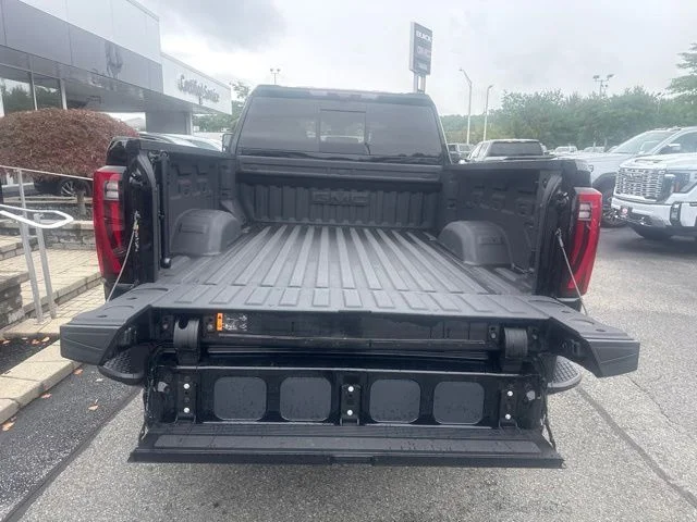 Used 2025 Black GMC Denali image 31