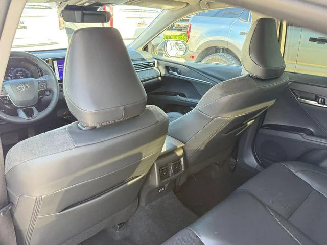 Certified Used 2025 WIND CHILL PEARL Toyota XLE image 25