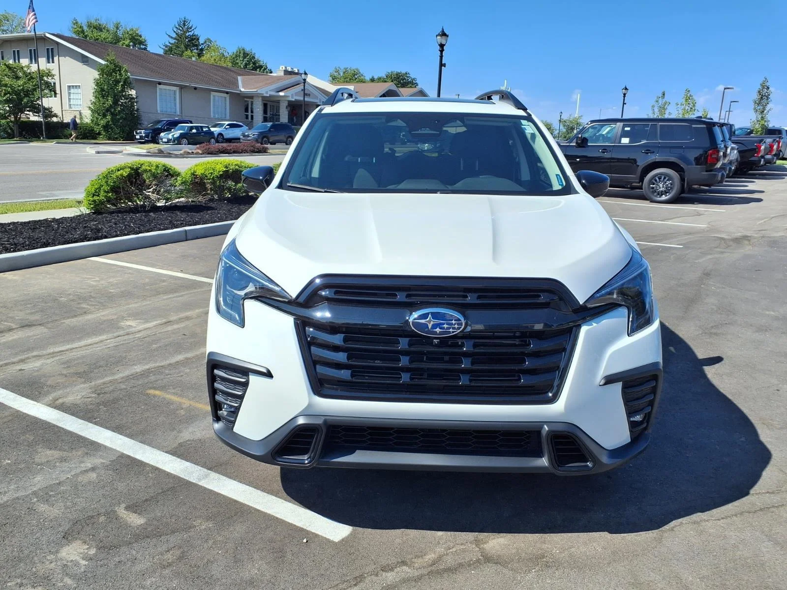Used 2025 Crystal White Pearl Subaru Onyx Edition Touring image 34