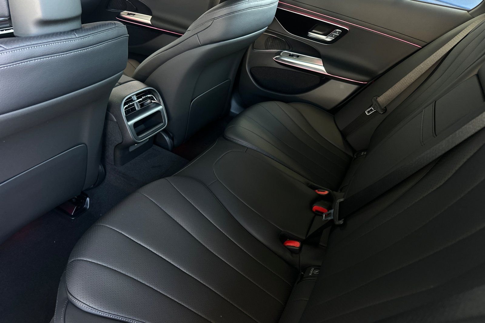 2026 Mercedes-Benz E-Class E350 - Photo 10