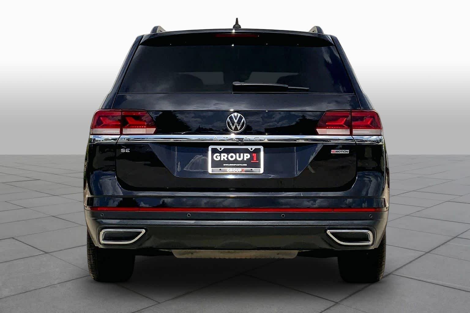 Used 2022 Deep Black Pearl Volkswagen 2.0T SE w/Technology image 5