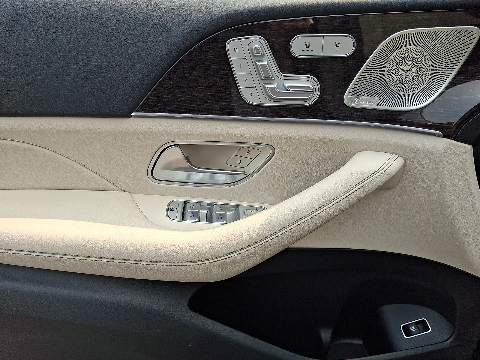 Used 2021 Black - 040 Mercedes-Benz 4MATIC® image 12