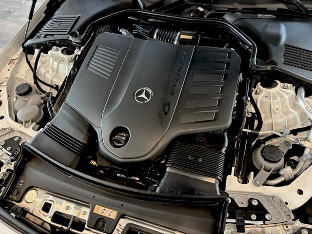 New 2026 MANUFAKTUR Moonlight White Metallic Mercedes-Benz CLE 450 image 30