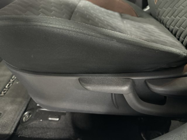Certified Used 2021 Aspen White / Super Black Nissan SR image 18