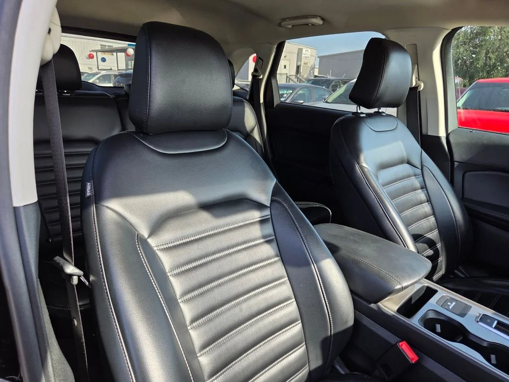 Used 2024 Black Ford SEL image 28